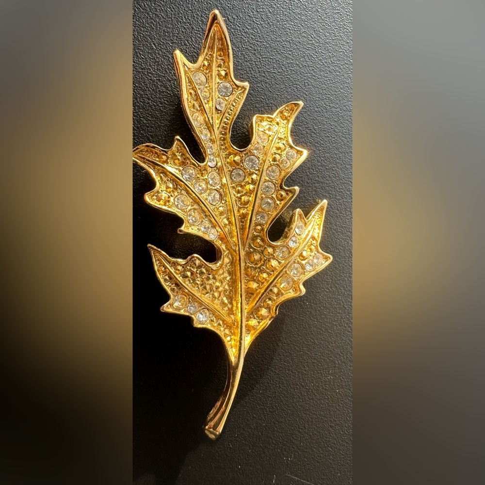Vintage Crystal Rhinestones Fall Autumn  Oak Leaf Brooch